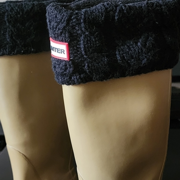 Hunter original tall rain boots color tan size 6M/7F socks included - Picture 10 of 10